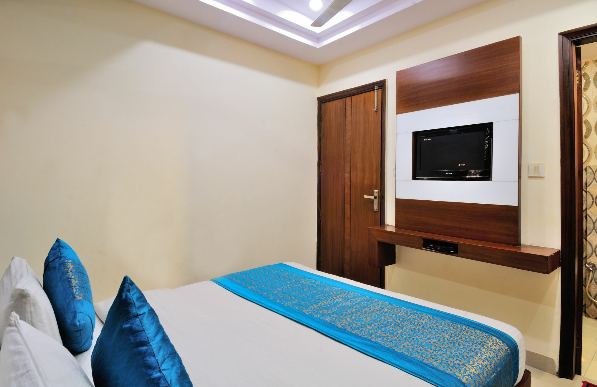Hotel Gold Star Inn - Paharganj New Delhi Exterior photo